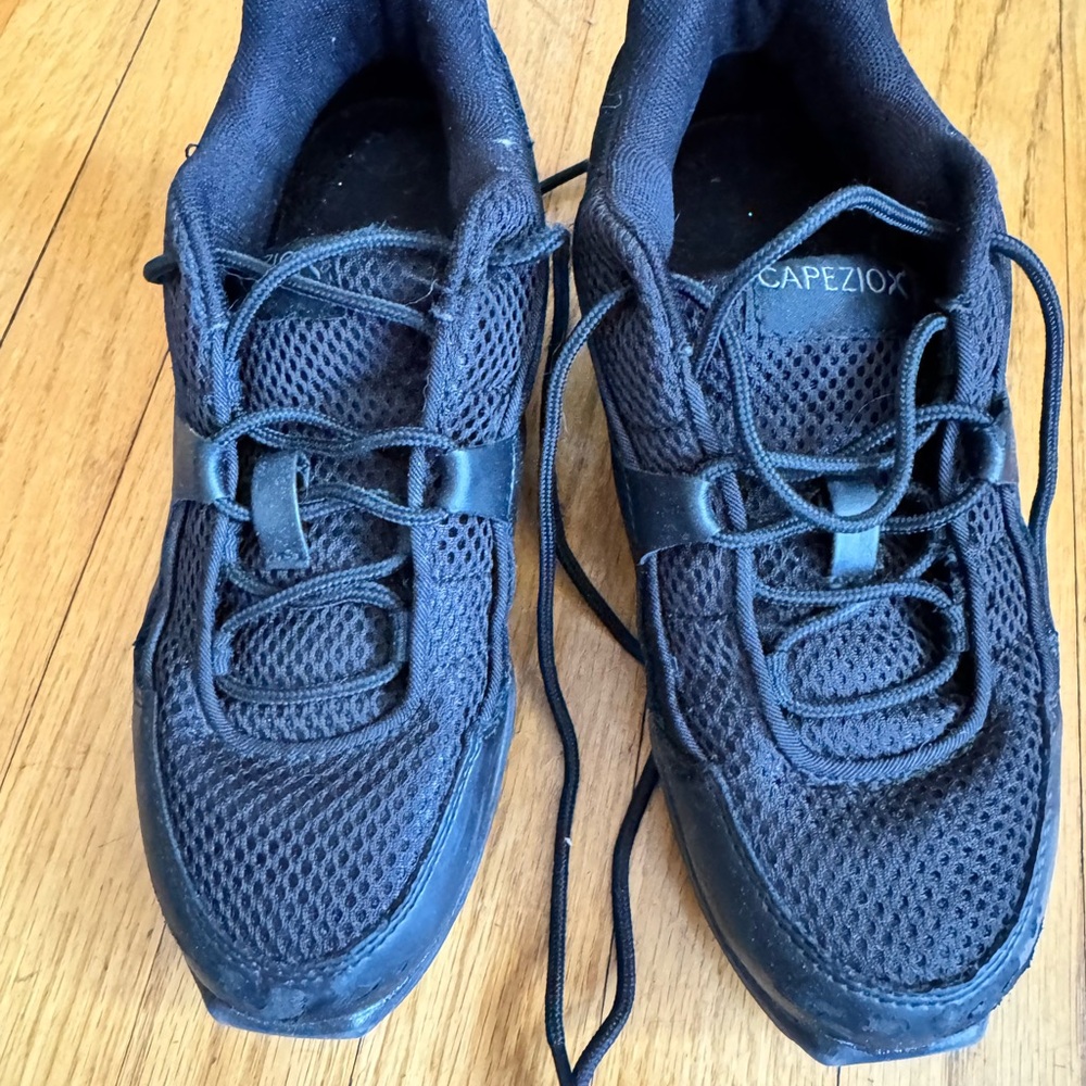 Capezio Black ds11 Dance sneaker